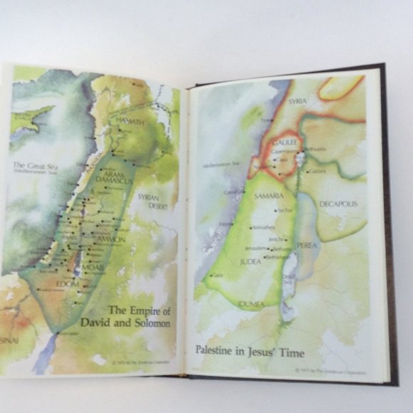 Zondervan NIV Holy Bible Hard Cover New International Version - Picture 7 of 13